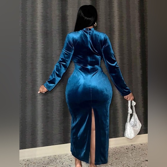 Sexy Velvet Maxi Dress w/ Back Slit - Picture 3 of 9